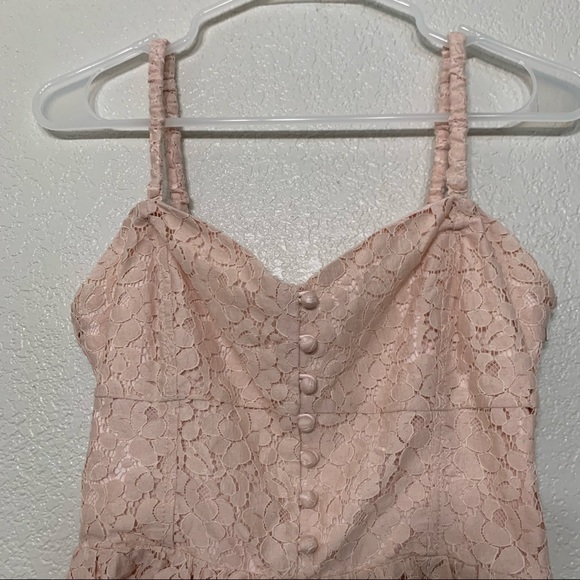 Aritzia Talula Pale Pink Lace Dress size 4 - Picture 4 of 9